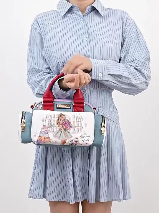 Video de NK13212 GLAMOROUS WALK-WHITE CROSSBODY MEDIANO BOLSOS LATERALES