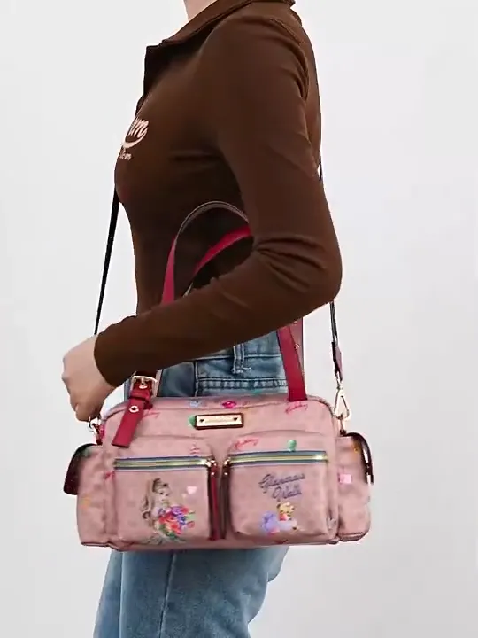 Video de NK13230 GLAMOROUS WALK-BLACK CROSSBODY CON BOLSOS LATERALES