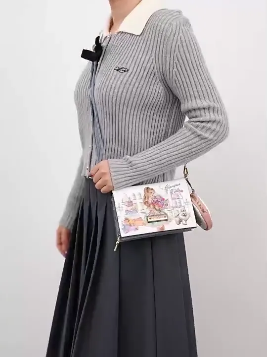 Video de NK25057 GLAMOROUS WALK-BLACK CROSSBODY CON MONEDERO REDONDO